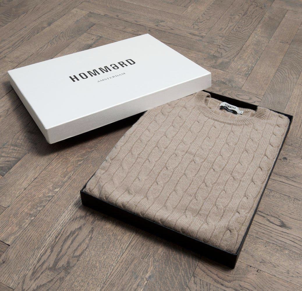 Camel Men´s Cashmere Crew Neck Cable Sweater - Hommard