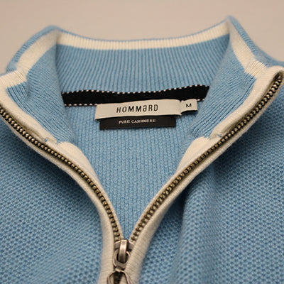 Glacier Blue Men´s Cashmere Zip Neck Sweater Verbier in pique stitch neck