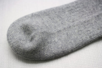 Cashmere Ribbed Socks Silver Grey toe detail